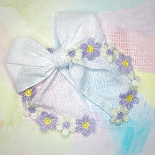 5.5" Floral Trim White Fable Bow